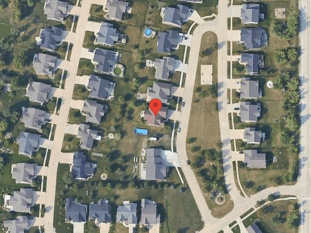 House image located at Hiawatha, IA 52233