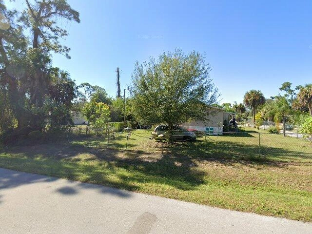 House image located at North Fort Myers, FL 33917