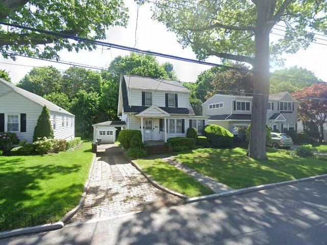 House image located at Saddle River, NJ 07458