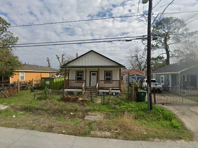House image located at Houston, TX 77009