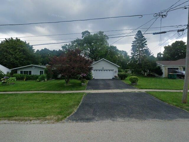 House image located at Grayslake, IL 60030