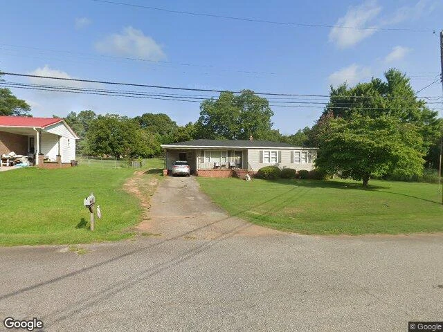 House image located at Laurens, SC 29360