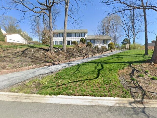 House image located at Carpentersville, IL 60110