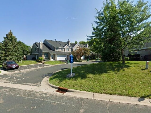 House image located at Eden Prairie, MN 55347