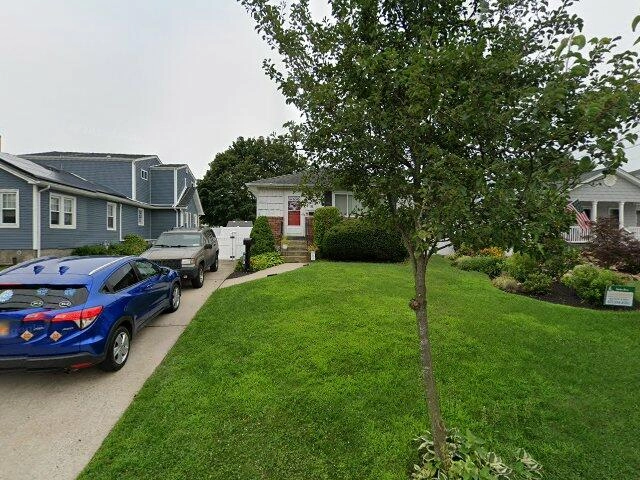 House image located at Farmingdale, NY 11735