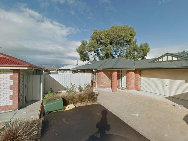 House image located at Florissant, MO 63031