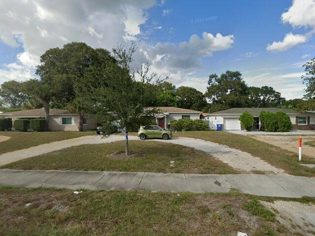 House image located at Saint Petersburg, FL 33713