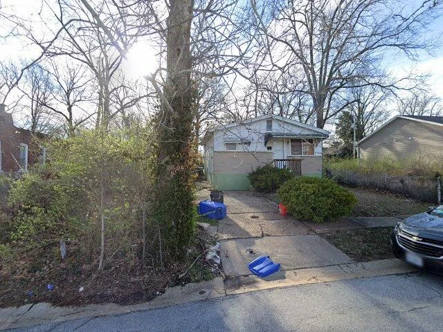 House image located at Saint Louis, MO 63121