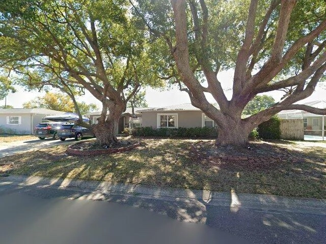 House image located at Saint Petersburg, FL 33713