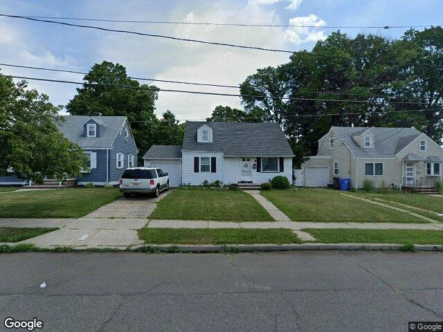 House image located at Woodbridge, NJ 07095