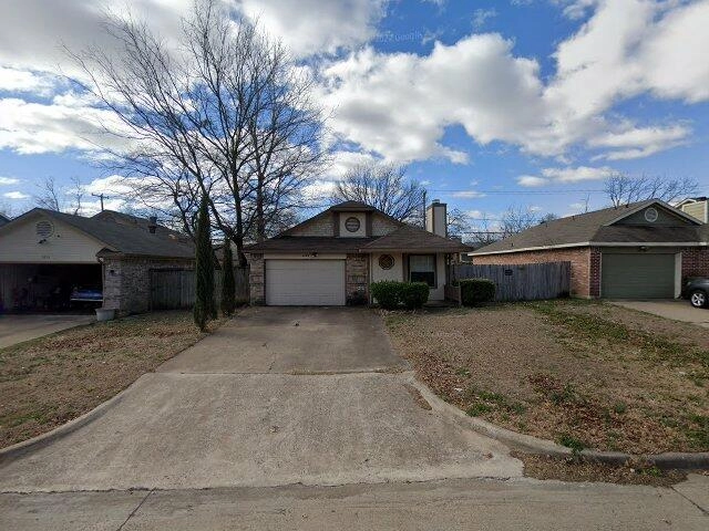 House image located at Arlington, TX 76018