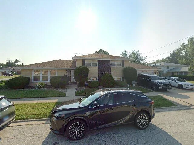 House image located at South Holland, IL 60473