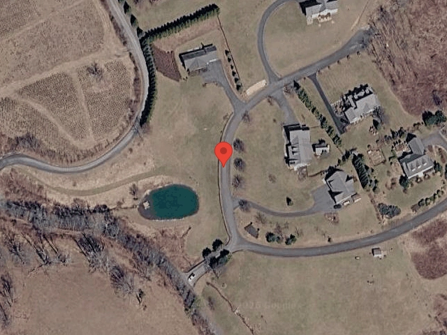 House image located at Scotts Hill, TN 38374