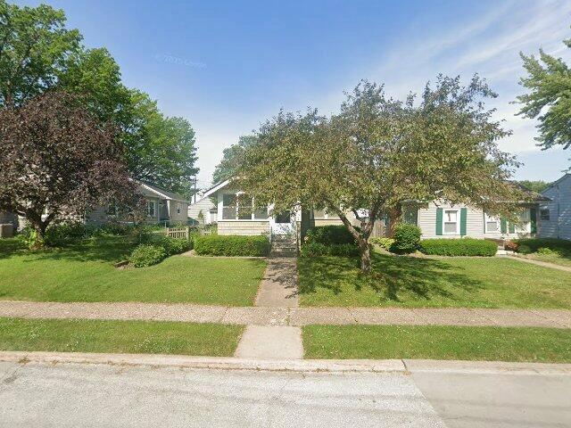 House image located at Davenport, IA 52803