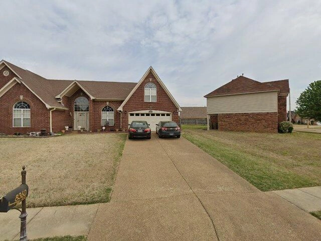 House image located at Memphis, TN 38125