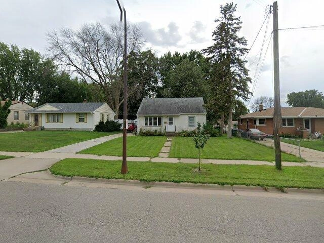 House image located at Saint Paul, MN 55106