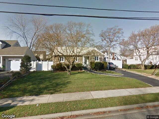House image located at Massapequa Park, NY 11762