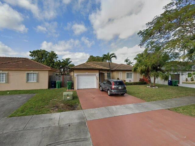 House image located at Miami, FL 33185
