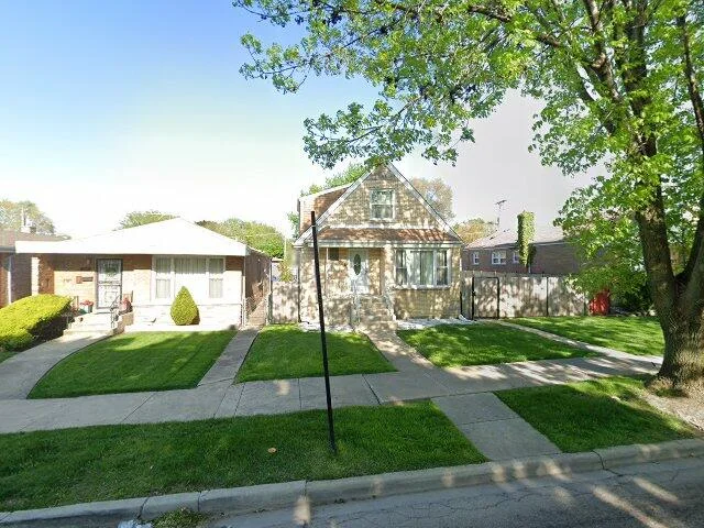 House image located at Chicago, IL 60617
