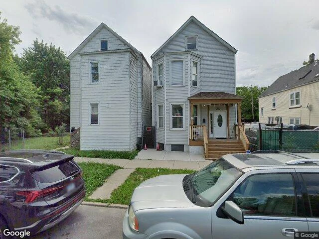 House image located at Chicago, IL 60609