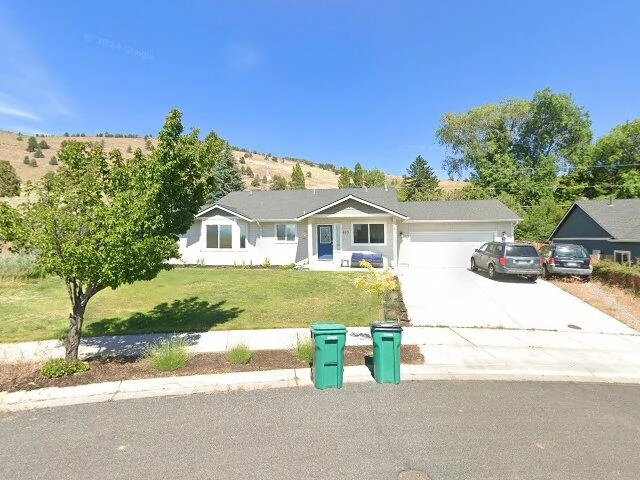 House image located at Klamath Falls, OR 97603