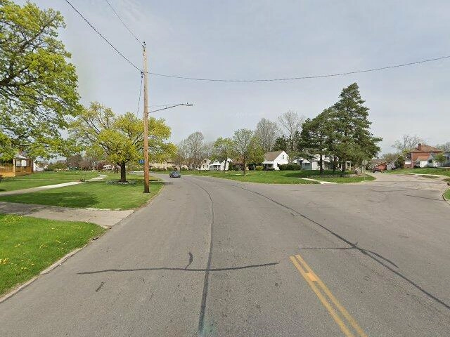 House image located at Dolton, IL 60419