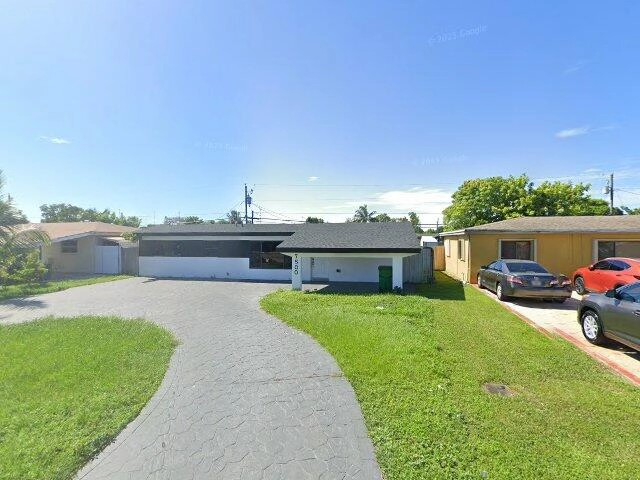 House image located at Hollywood, FL 33023