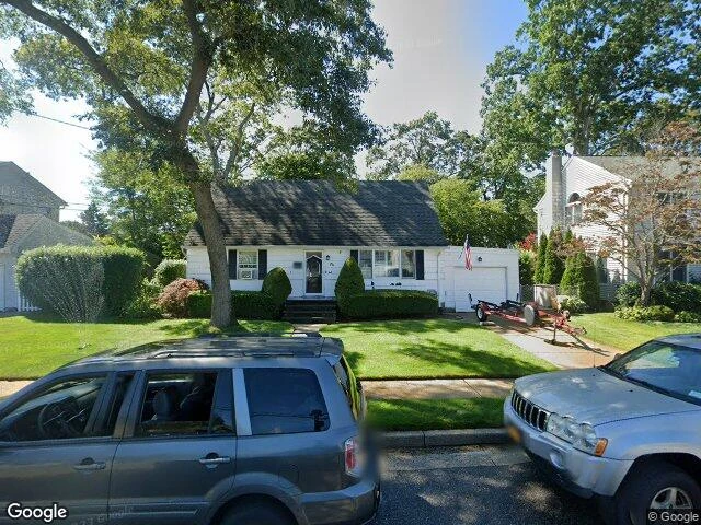 House image located at Massapequa Park, NY 11762