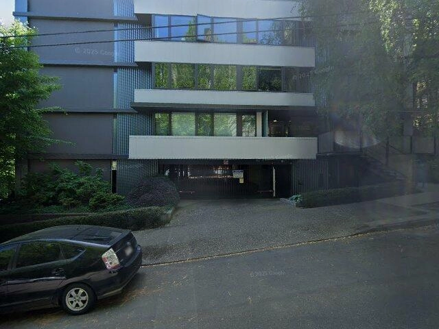 House image located at Portland, OR 97205