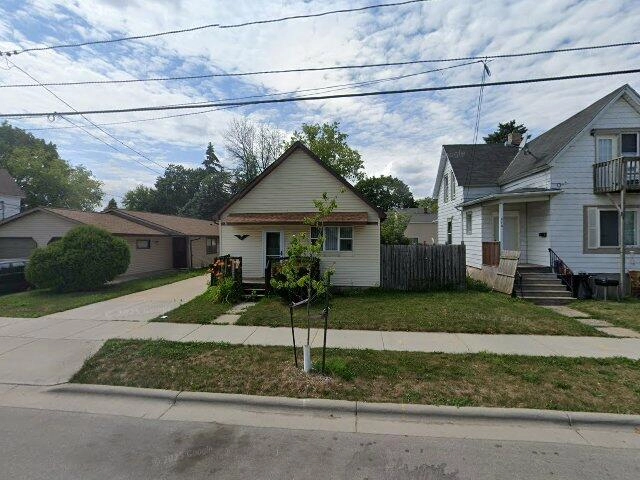 House image located at Green Bay, WI 54304