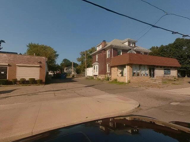 House image located at Mason City, IA 50401