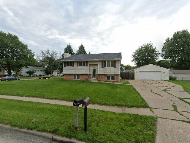 House image located at Mandan, ND 58554