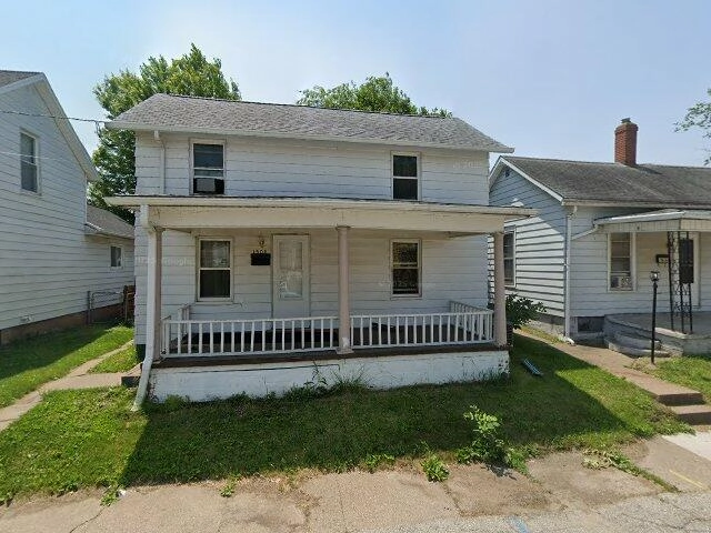 House image located at Muscatine, IA 52761