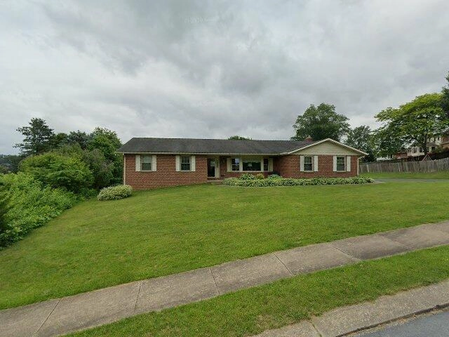 House image located at York, PA 17402