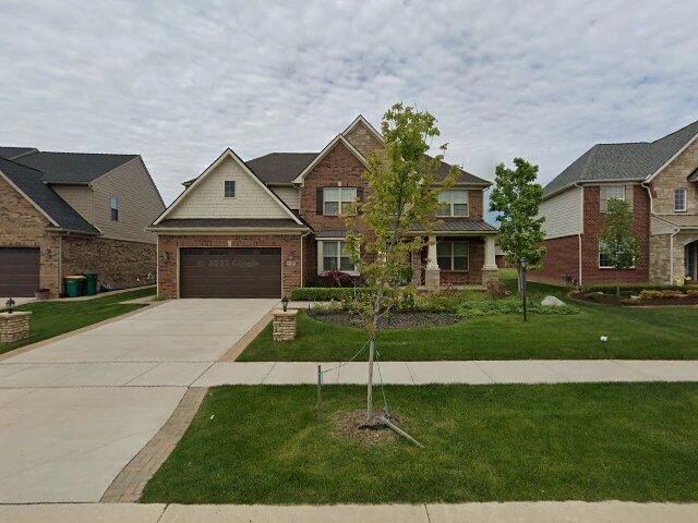 House image located at Novi, MI 48377