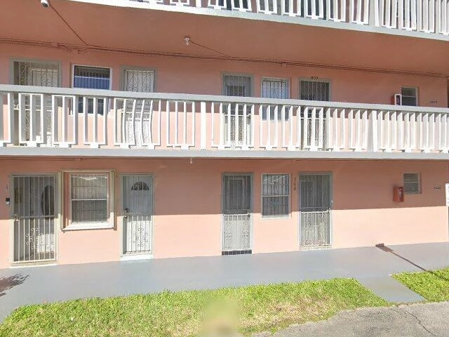 House image located at Miami, FL 33179