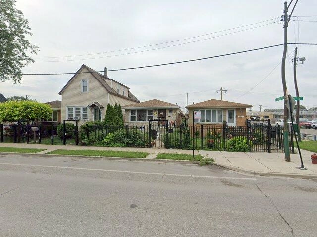 House image located at Chicago, IL 60609