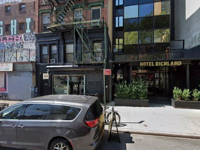 House image located at Haverhill, MA 01835