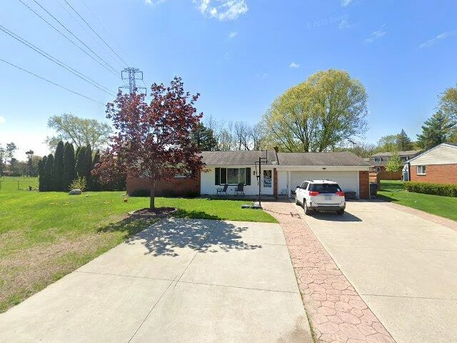 House image located at Utica, MI 48317