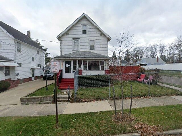House image located at Akron, OH 44314