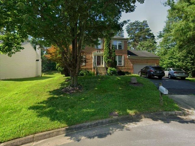 House image located at Centreville, VA 20121
