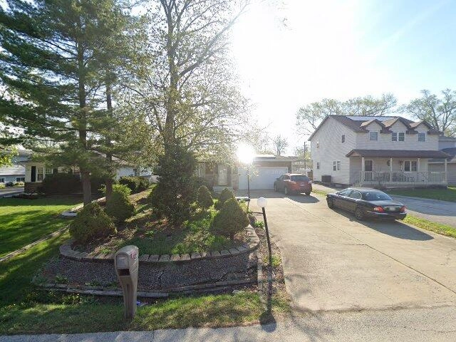 House image located at Westmont, IL 60559