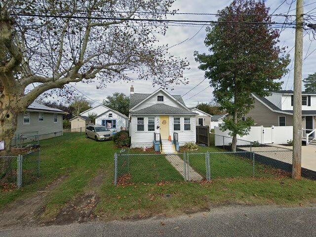 House image located at Saint Charles, IL 60174