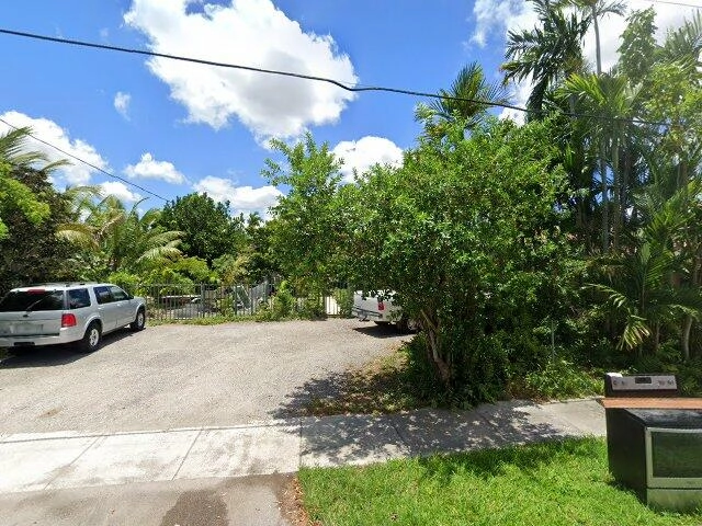 House image located at Miami, FL 33174