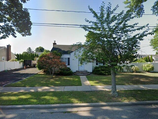 House image located at Massapequa, NY 11758