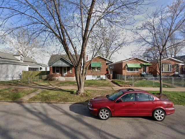 House image located at Saint Louis, MO 63111