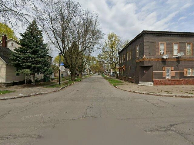 House image located at Detroit, MI 48206