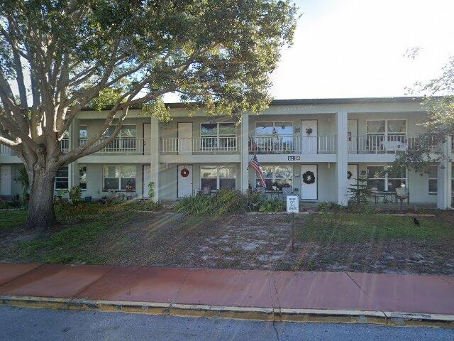 House image located at Tarpon Springs, FL 34689