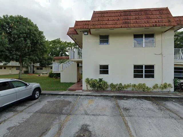 House image located at Hollywood, FL 33027