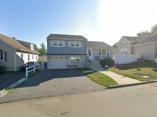 House image located at Woodbridge, NJ 07095